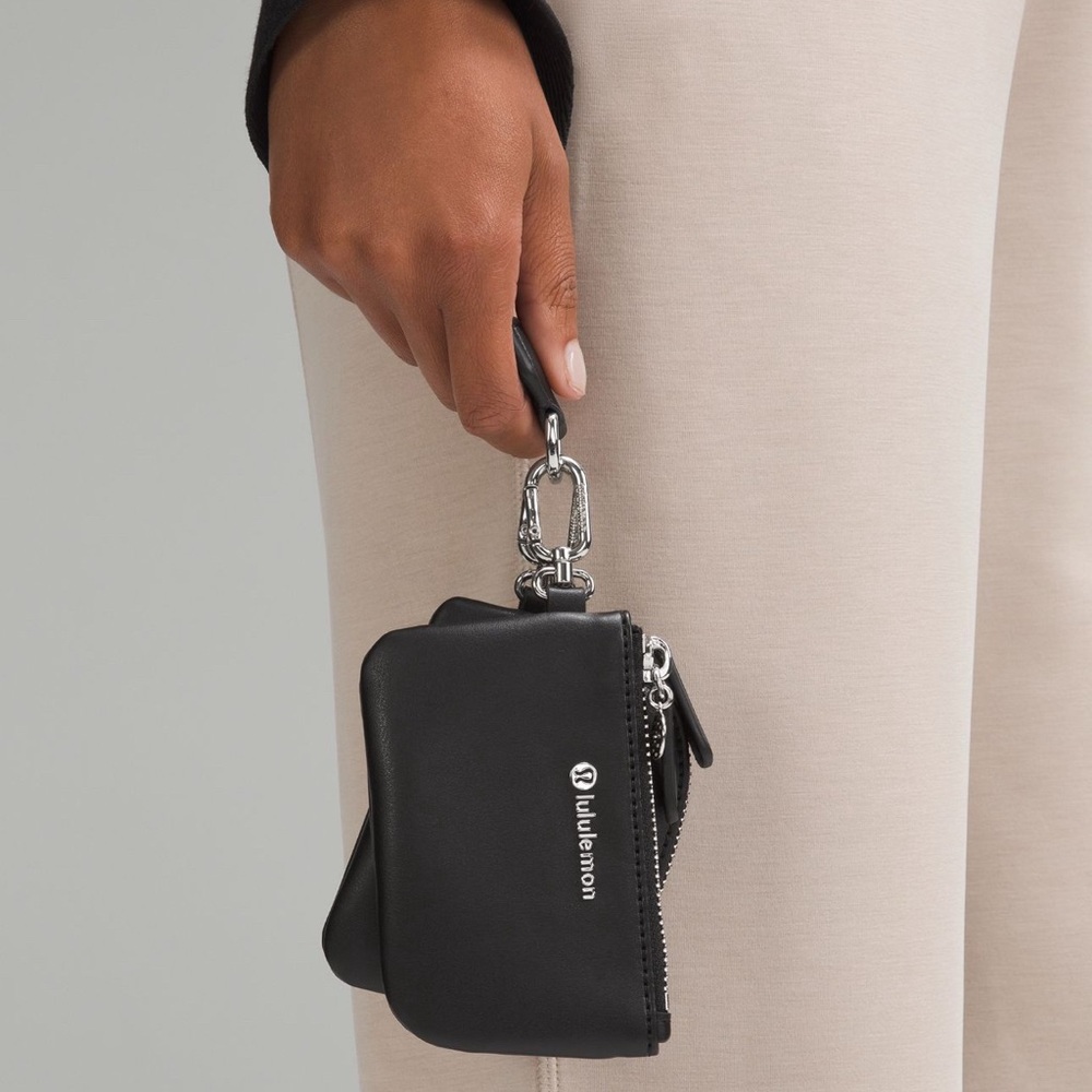 🍋LULULEMON Dual Pouch Wristlet Leather Alternative Black/Silver - Picture 7 of 10